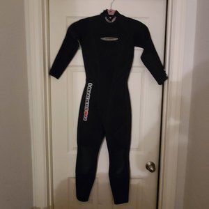 SZ 4 Women's Henderson Full Wet suit 3MM
